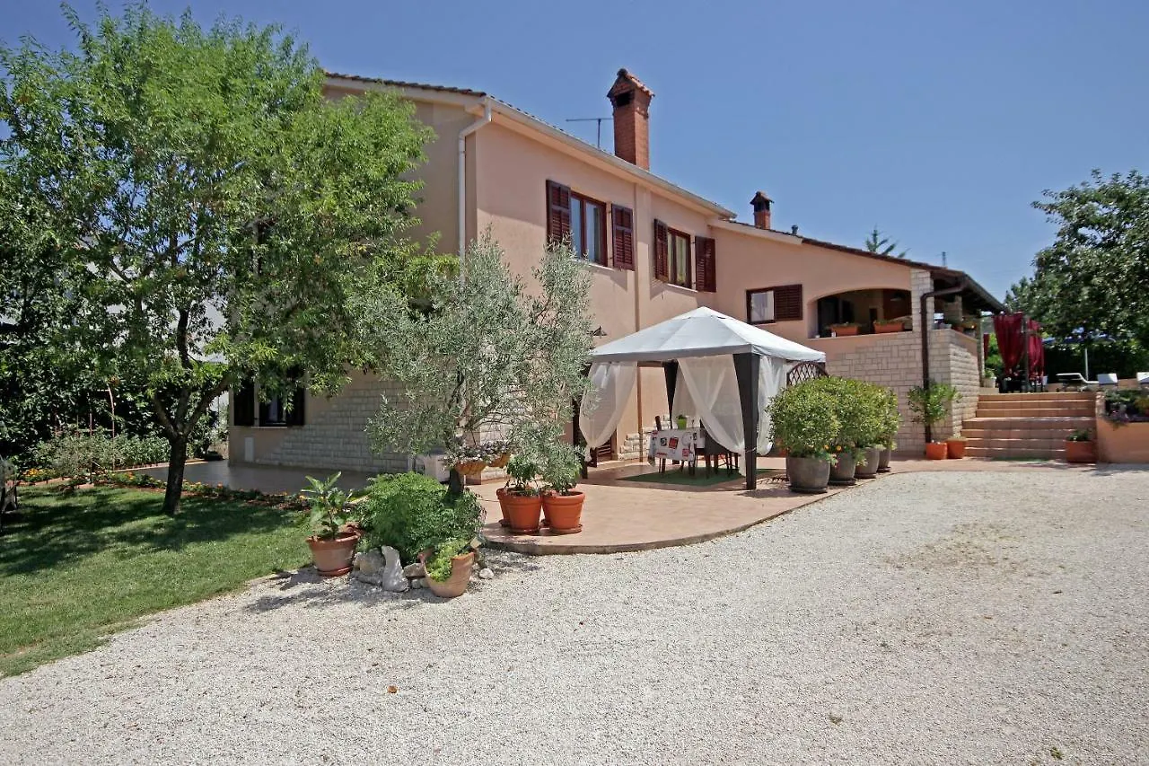 Apartments Mirna Pula