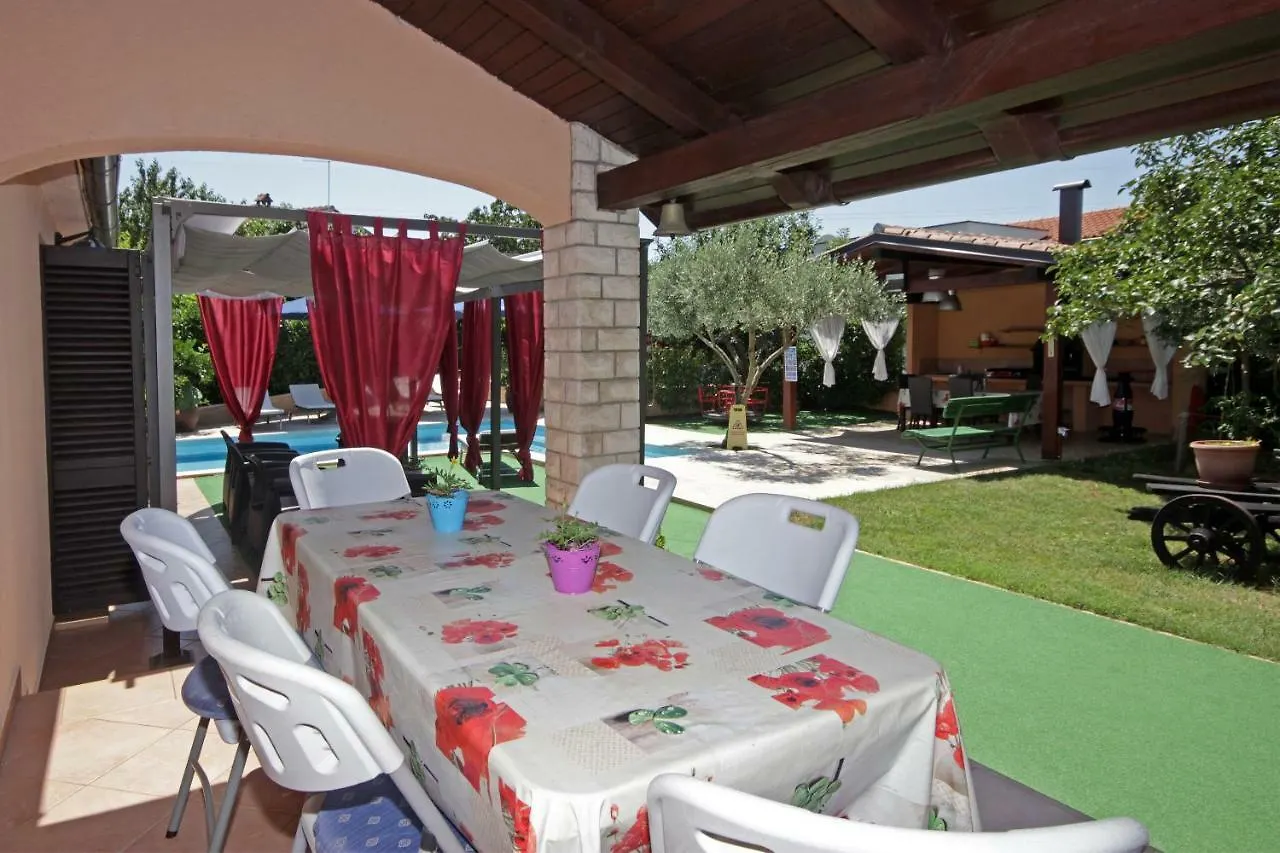 Apartments Mirna Pula Hırvatistan