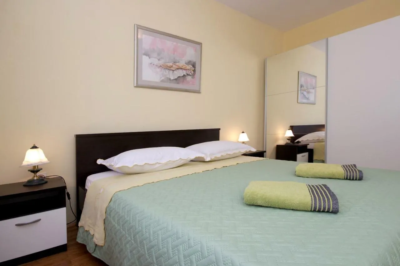 Apartments Mirna Pula Hırvatistan