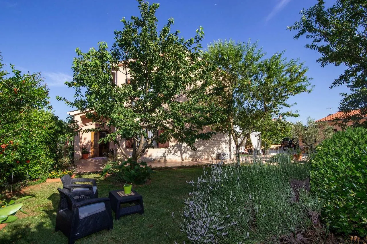 Apartments Mirna Pula