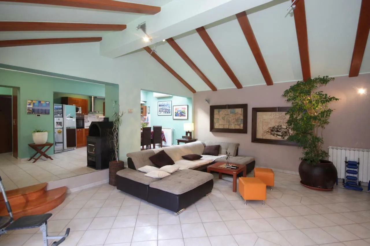 Apartments Mirna Pula Hırvatistan