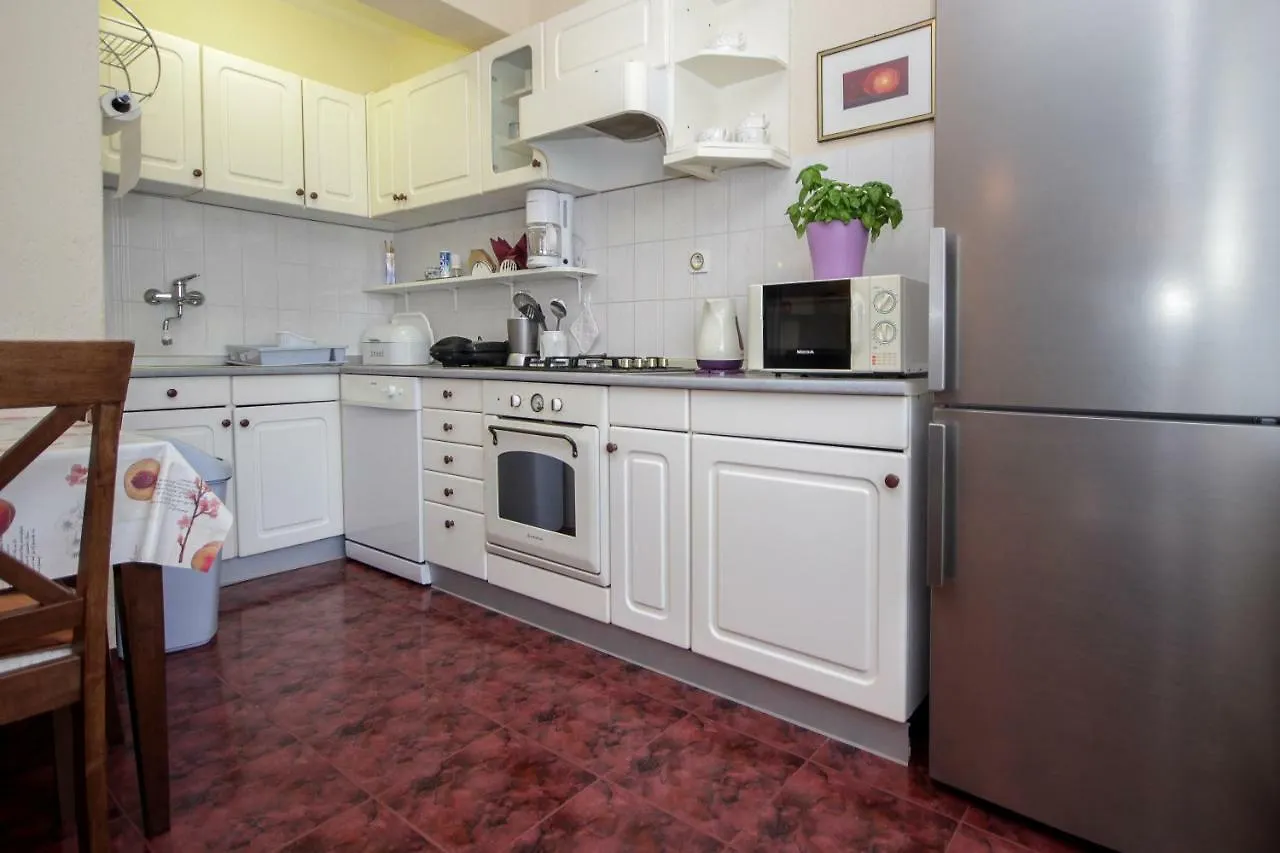 Apartments Mirna Pula Hırvatistan