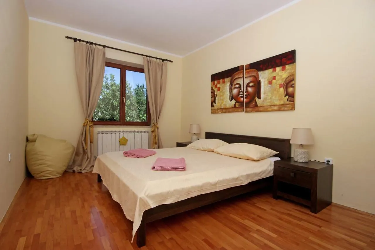 Apartments Mirna Pula 0*,  Hırvatistan